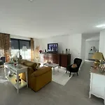 Privado Em Local Perto Do Rio Vez Em *