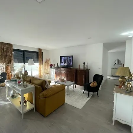 Privado Em Local Perto Do Rio Vez Em *